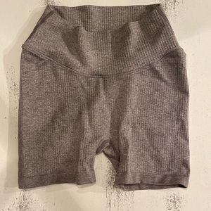 Balance Athletica The Linear Short - Still (Gray)